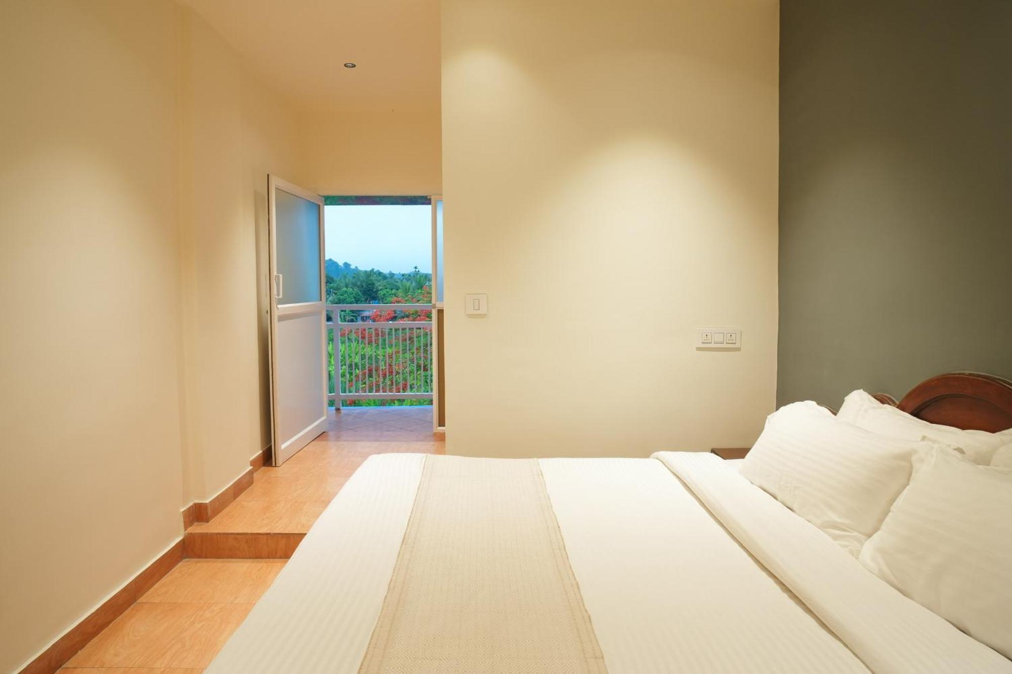 Rasha Residency Hostel Kalpatta Buitenkant foto