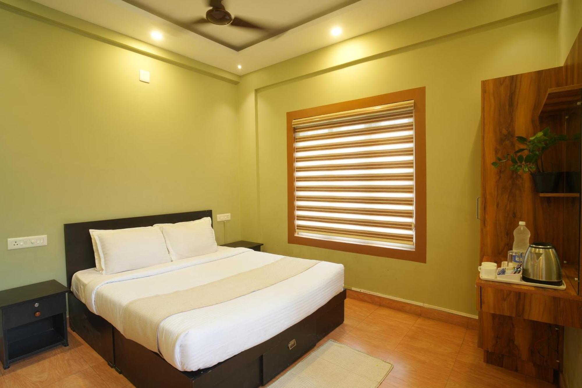 Rasha Residency Hostel Kalpatta Buitenkant foto